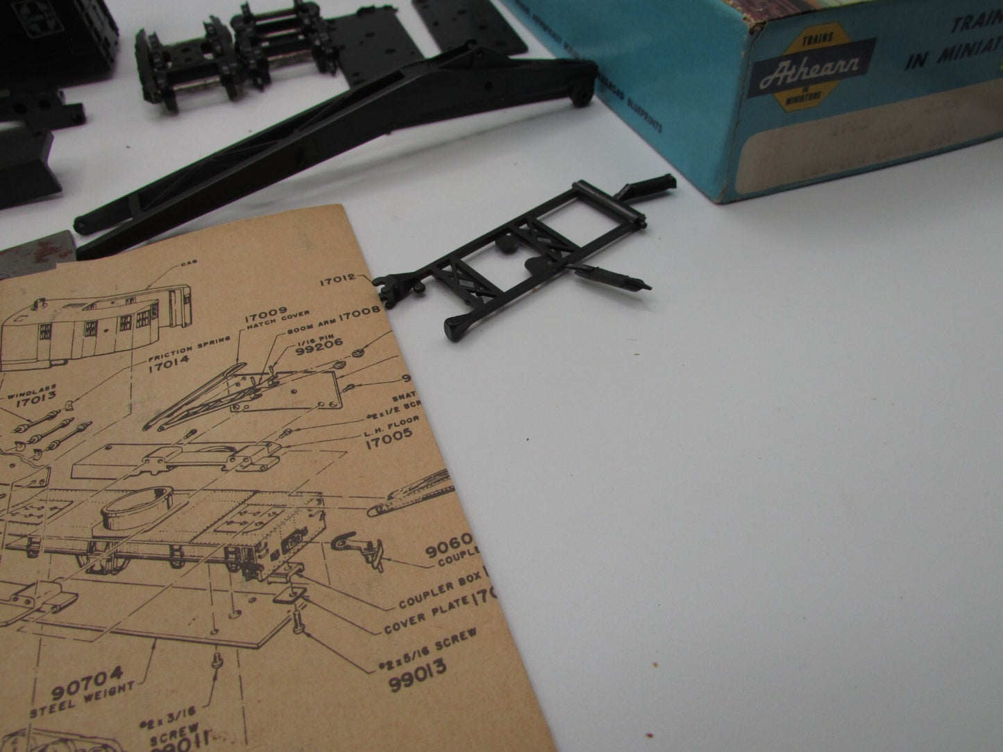 HO Scale Athearn 1702 200Ton Crane Kit ATSF  ATH4682