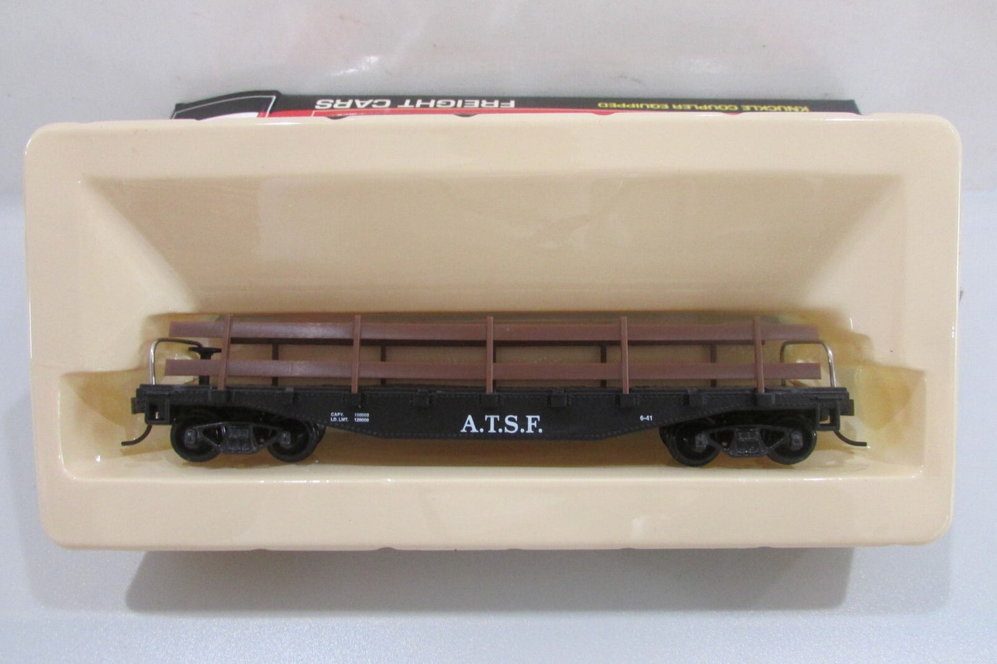 HO Scale Model Power 98230 & 98191 A.T.S.F  Freight Cars Lot#2786