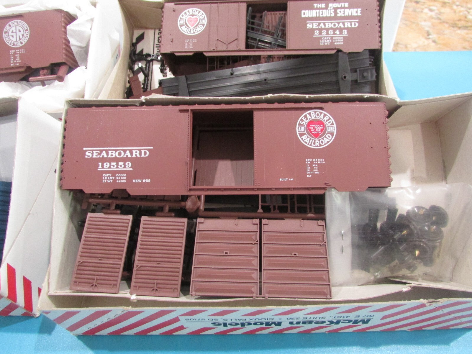 HO Scale McKean Models (4) Assorted Freight Cars Kits Lot#1972