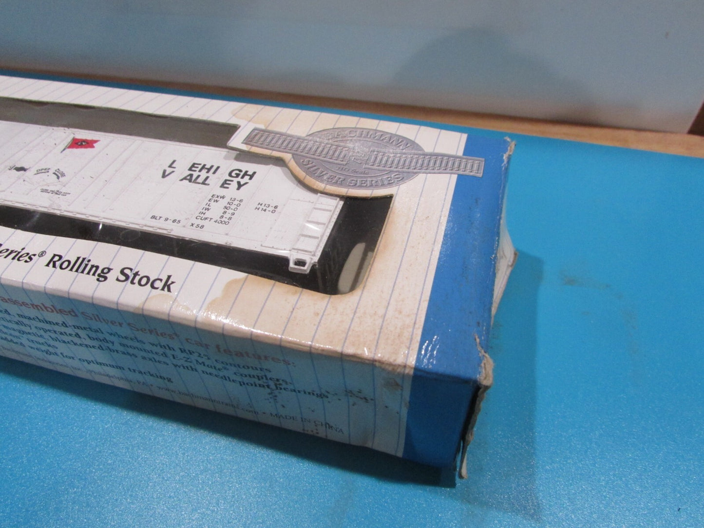 HO Scale Bachmann 17927 50' Steel Reefer Lehigh Valley Lot#0854