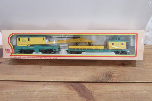 Ho Scale IHC Premier Series  Amtrak Crane Car w/ Boom Tender Reading Lot#2940