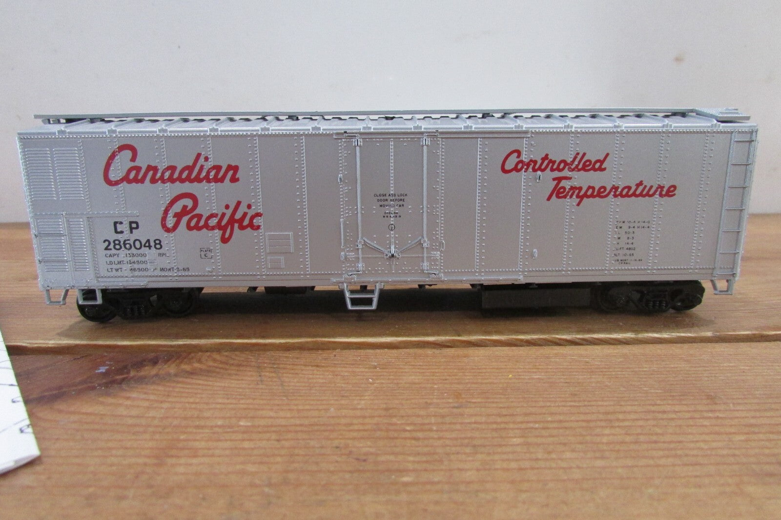 HO Scale Athearn 50' Reefer Car Canadian Pacific Lot#3803