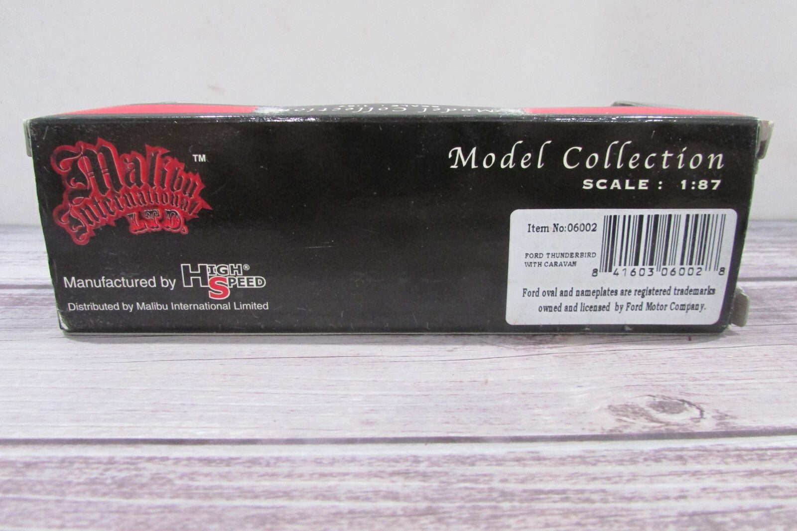 HO  Scale 1:87 Malibu Ford Thunderbird w/ caravan camper trailer
