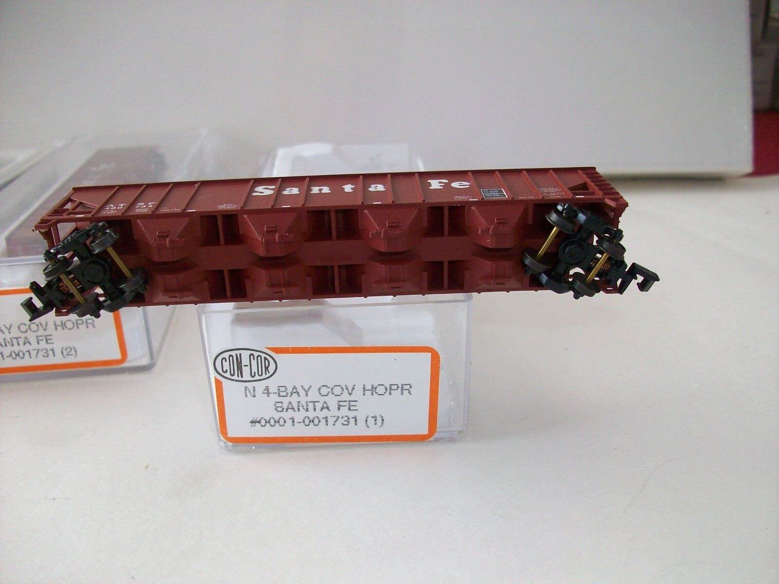 N Scale  Con-Cor (3)Santa Fe Assorted Covered Hopper N01
