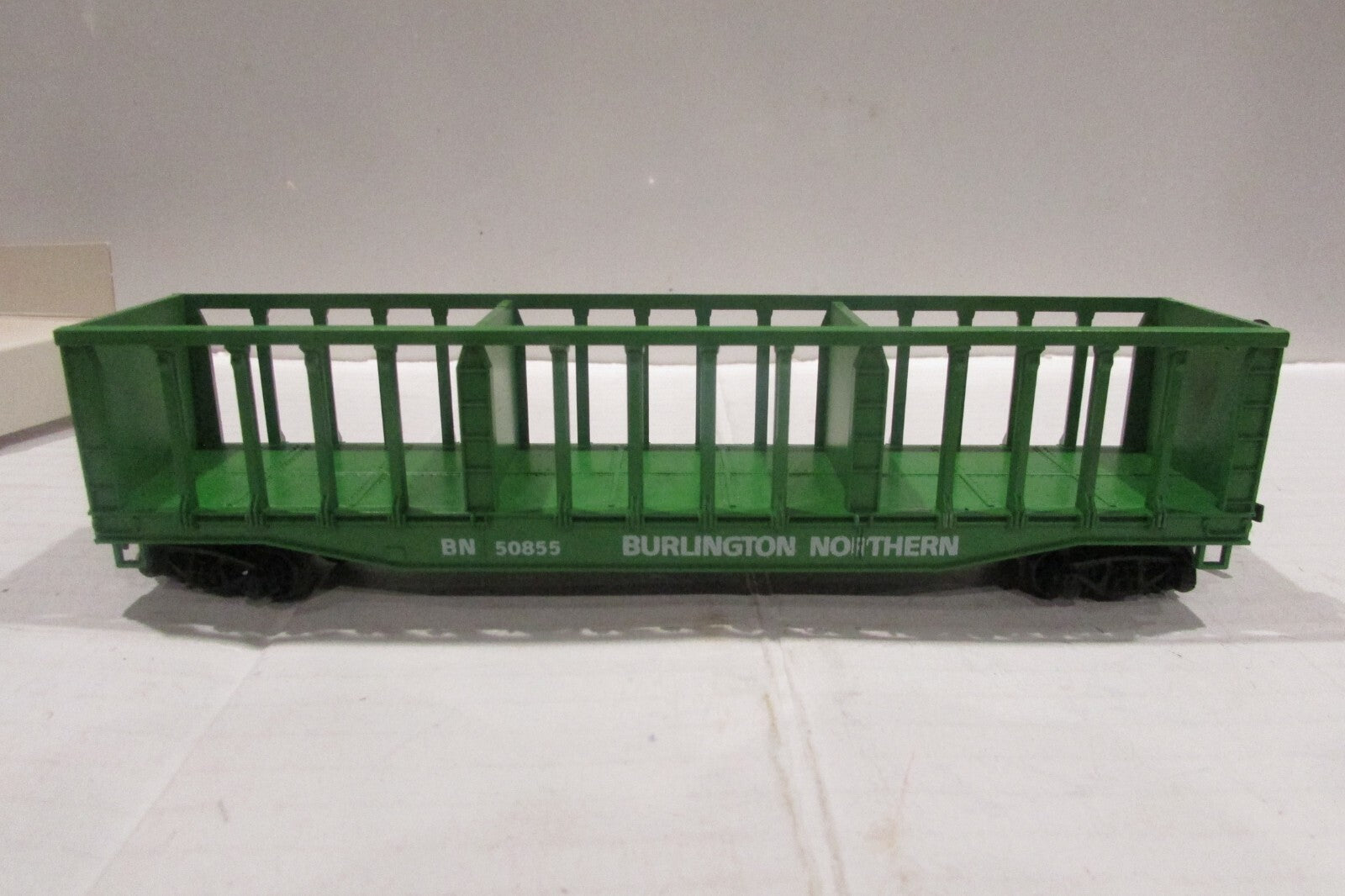 HO Scale AHM/Rivarossi 5392-B Pulpwood Rack Car Burlington Northern