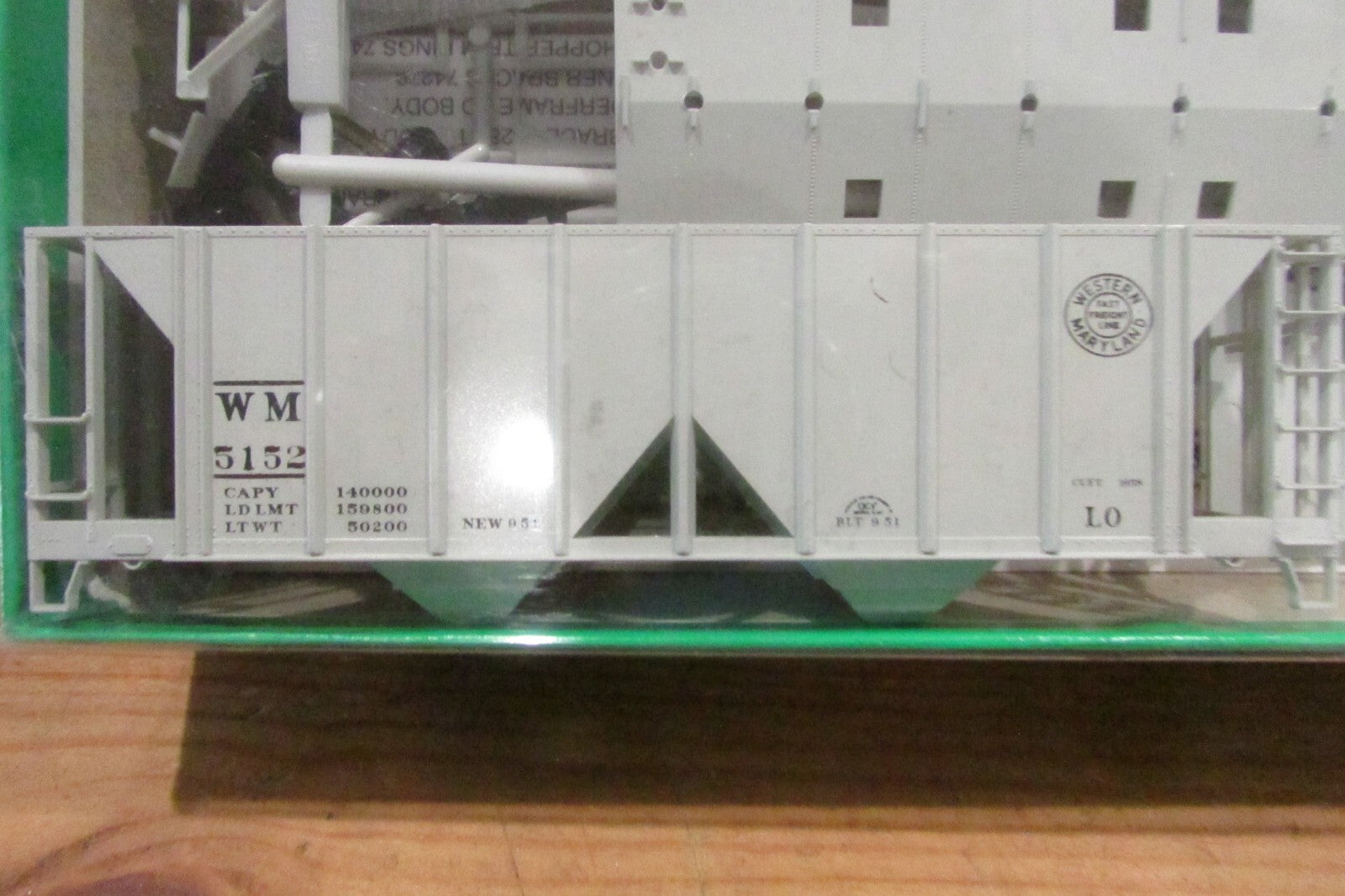 Ho Scale Bowser 55671 70Ton 2Bay Covered Hopper Western Maryland Kit