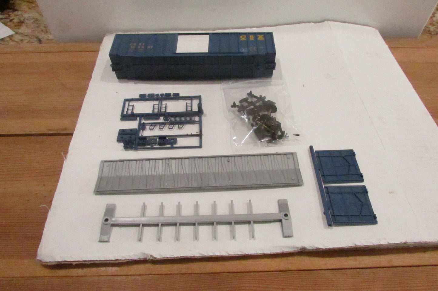 HO Scale McKean 10006 CSXT (Chessie System) Grande 50' SDR  Boxcar Kit #129967