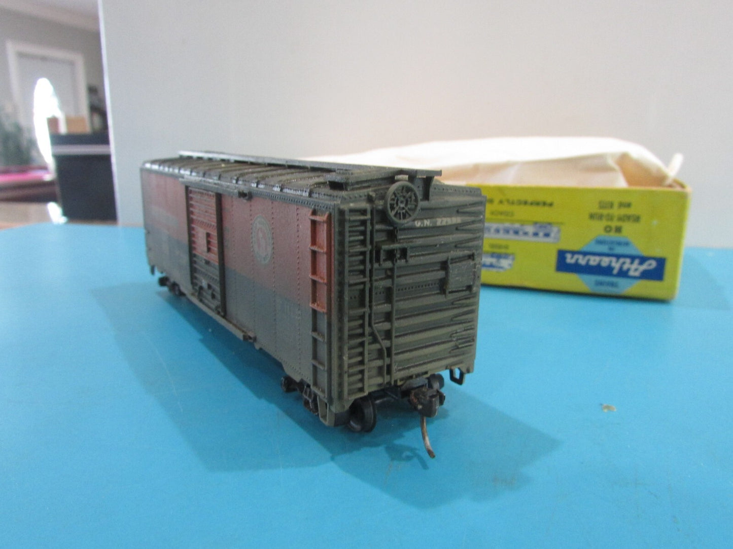 HO Scale Athearn Great Northern Box Car Lot#2426