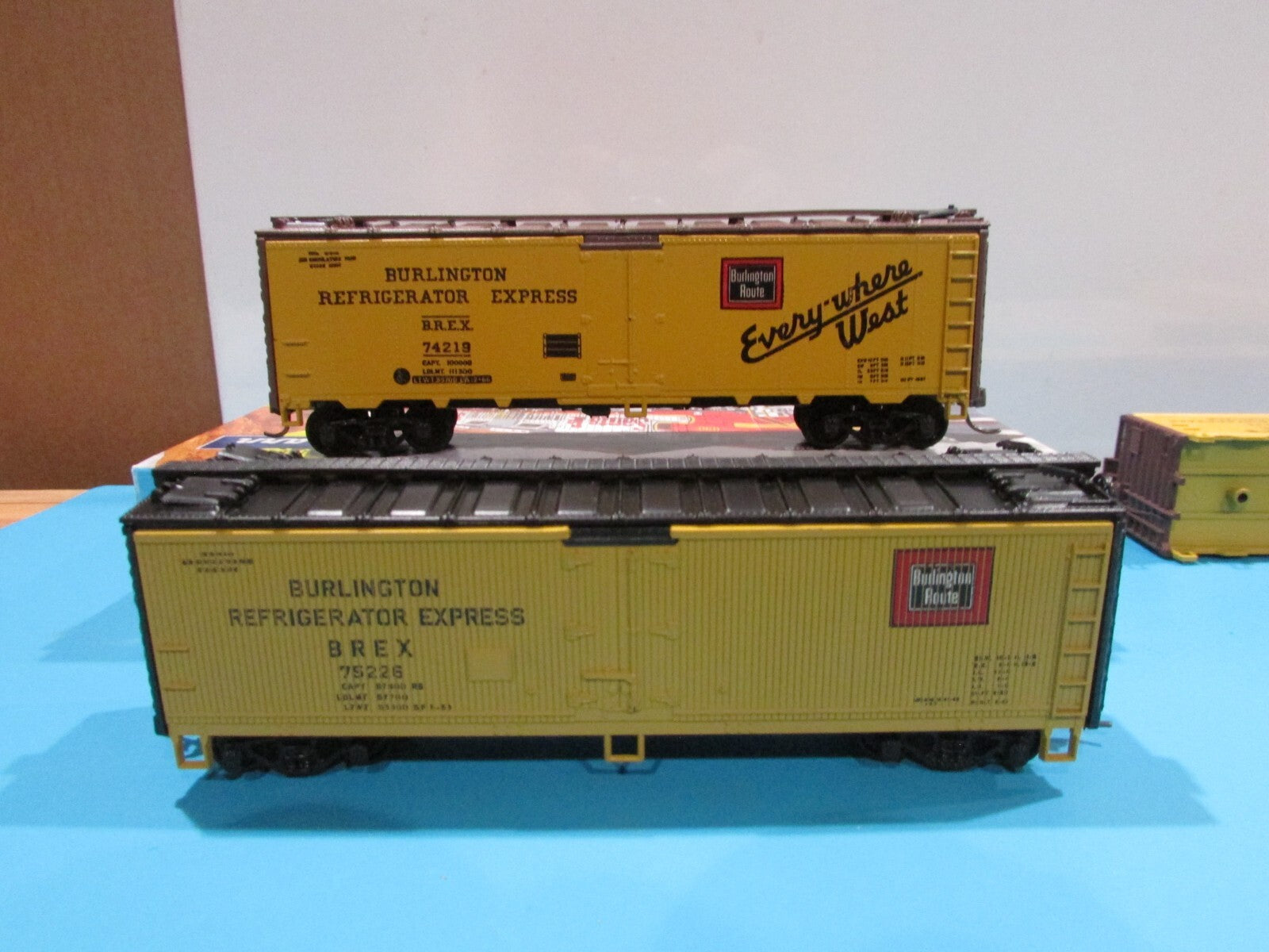 HO Scale Athearn(3) 40FT WD Reefer Cars Burlington Lot#0964