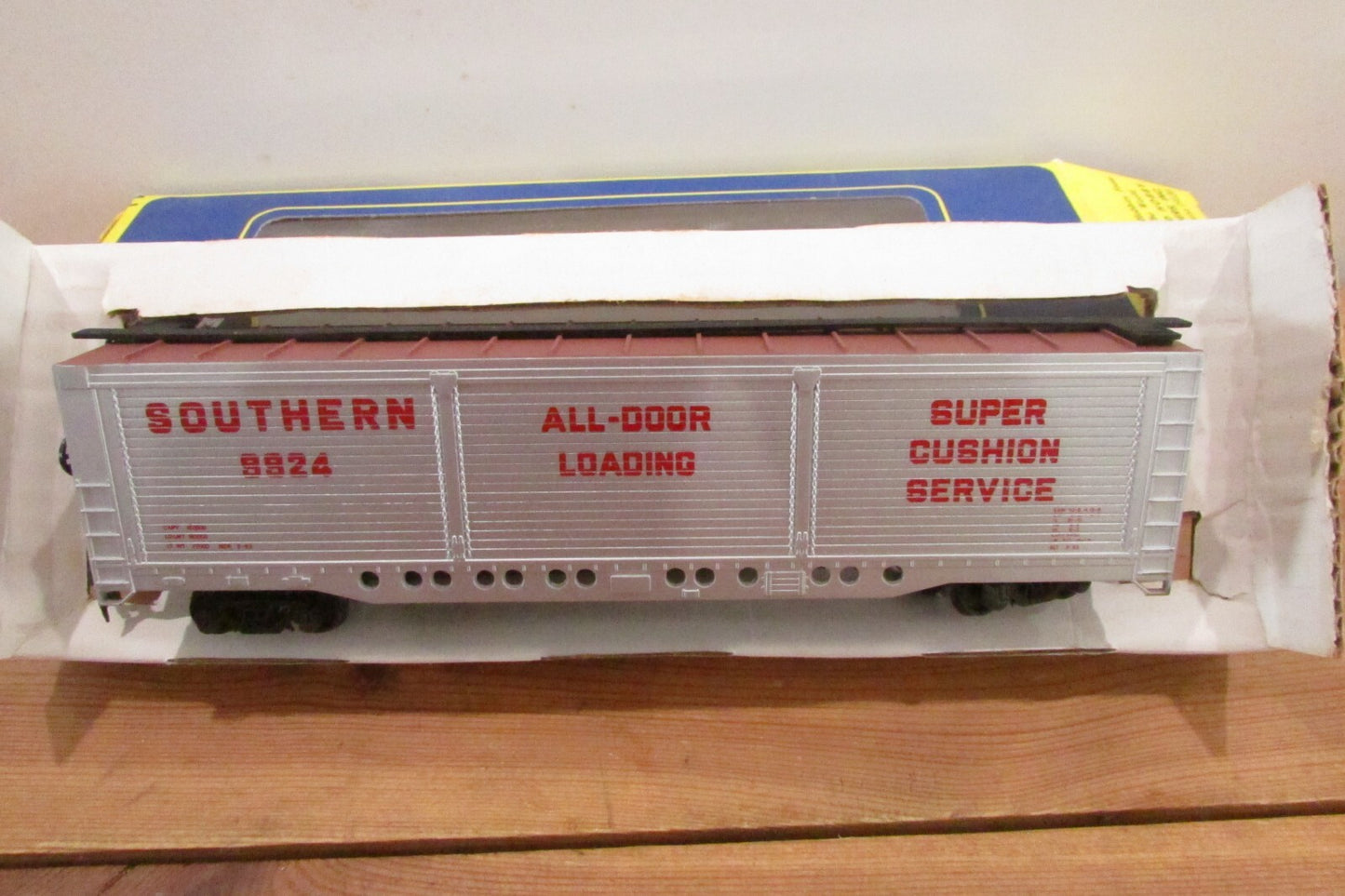 HO Scale AHM 5270A All Door Box Car Southern 9924