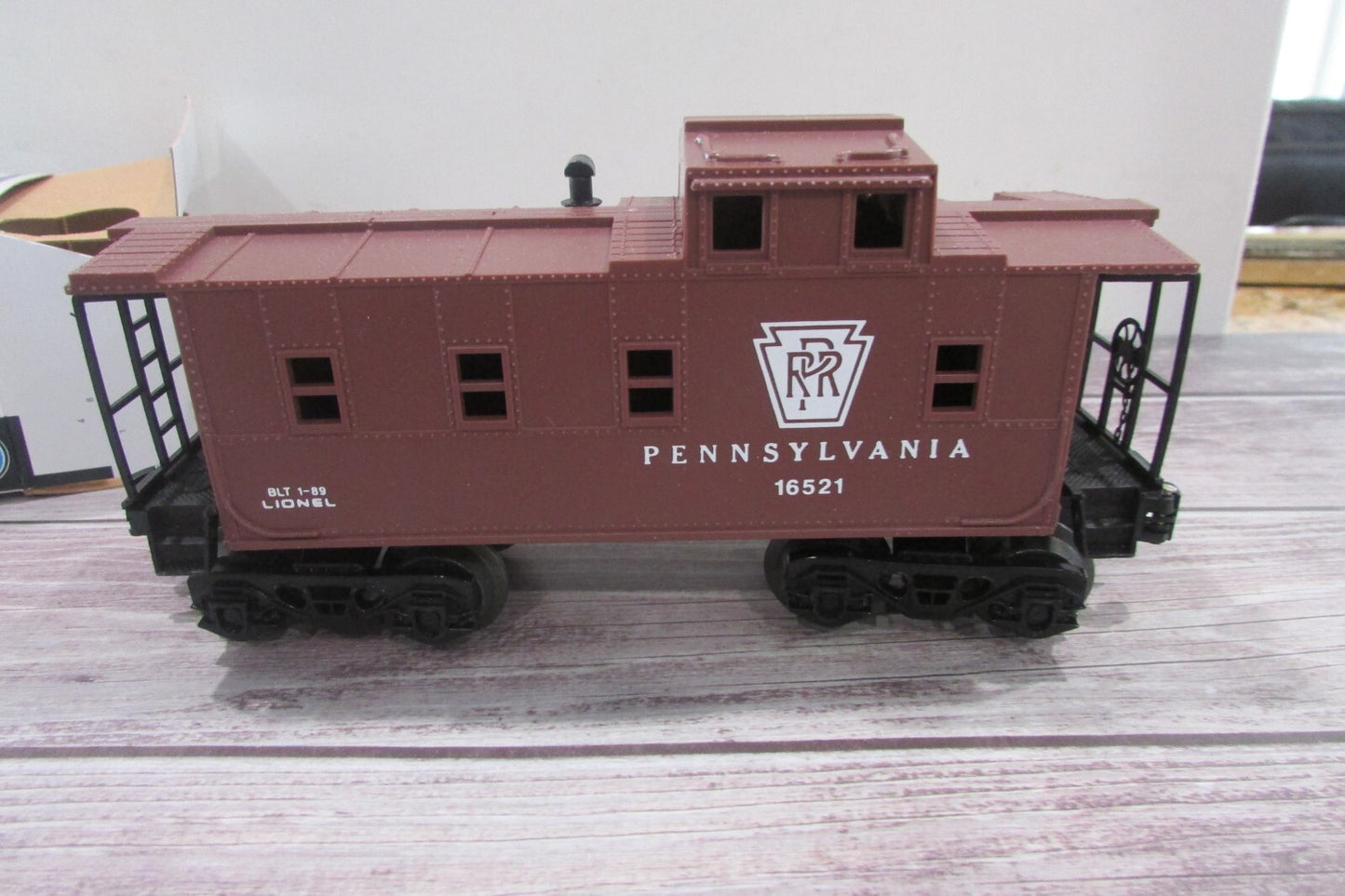 O Gauge  Lionel 6-16521 Pennsylvania Square Window Caboose