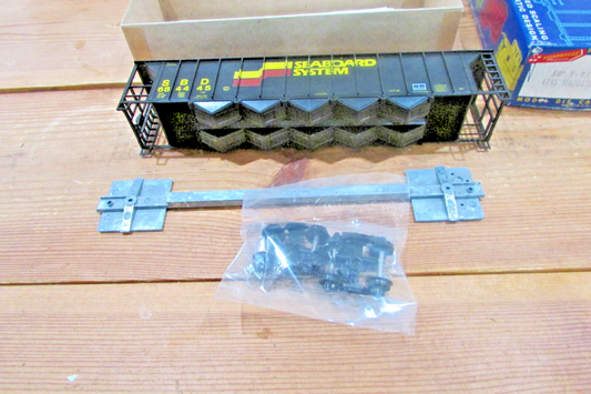 HO Scale RoundHouse 1532 40' 3Bay Hopper Seaboard System RH4748