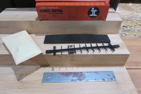 HO Scale Athearn  50' Plug Door Box Car Illinois Central #11003  ATH5188