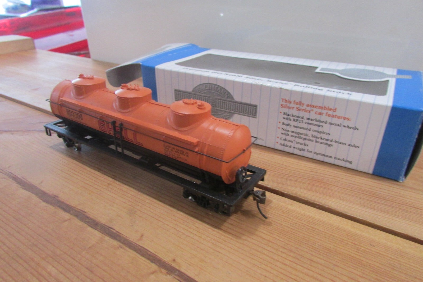 HO Scale Bachmann  17134 40' 3-Dome Tank Car Shell LOT#0326