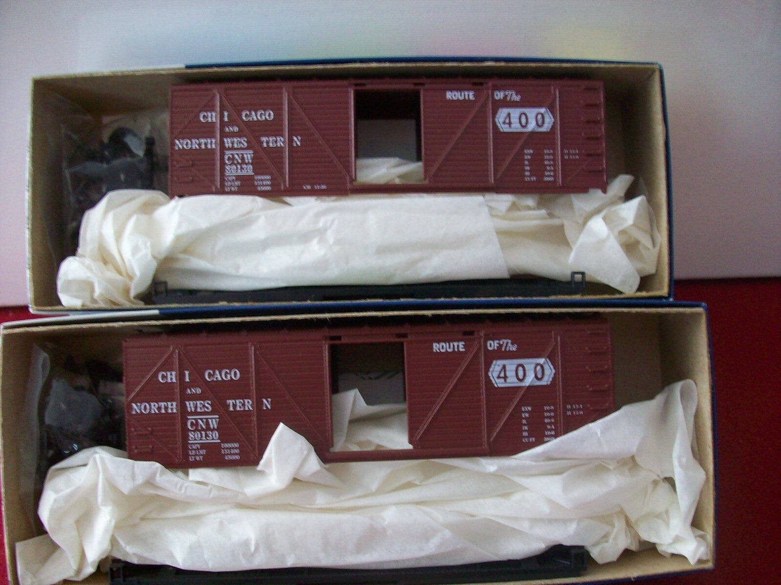 HO Scale (3)RoundHouse 40' Truss Boxcar "C & N.W" Lot#0298