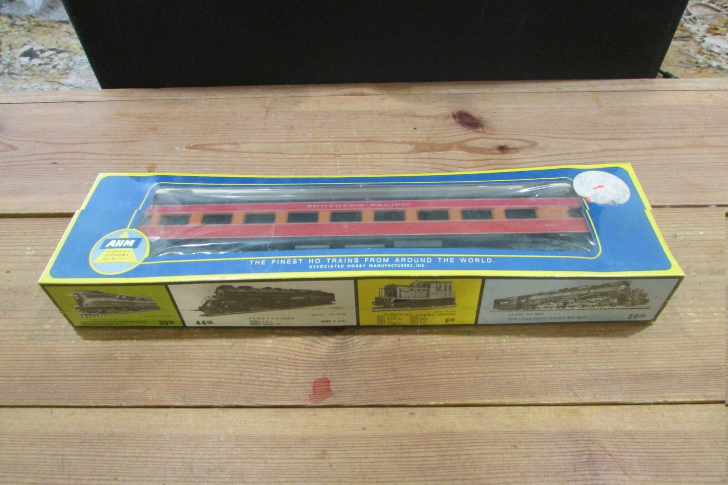 HO Scale AHM 6404 Southern Pacific 1930 85ft Coach #234 Lot#4853