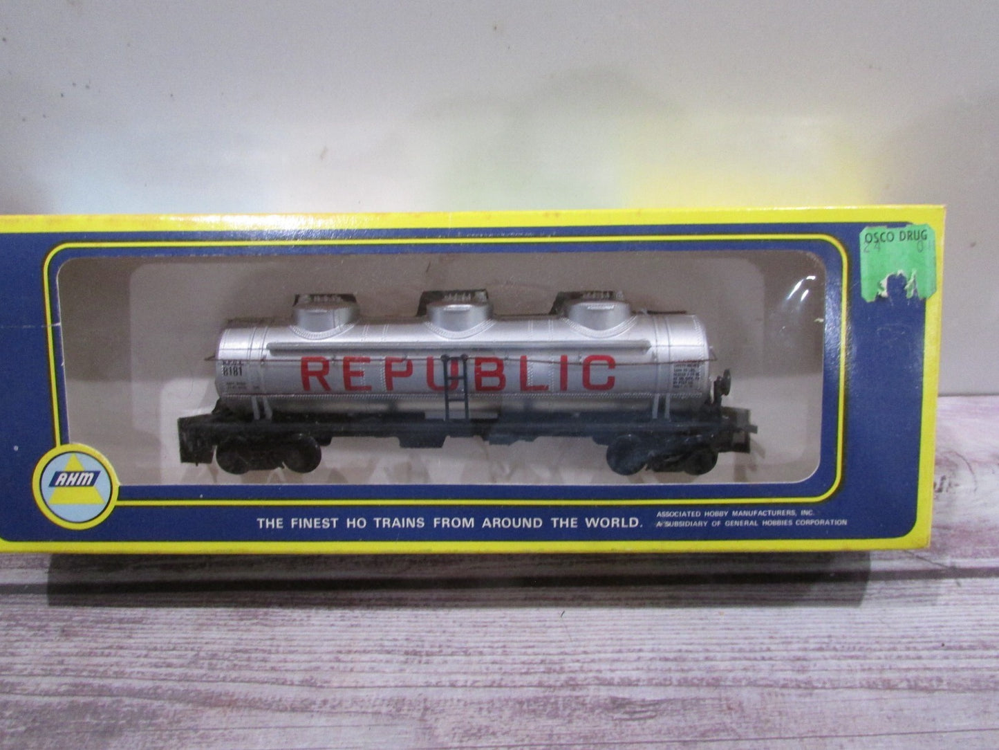 HO Scale AHM 5480C Republic Tank Car RTR