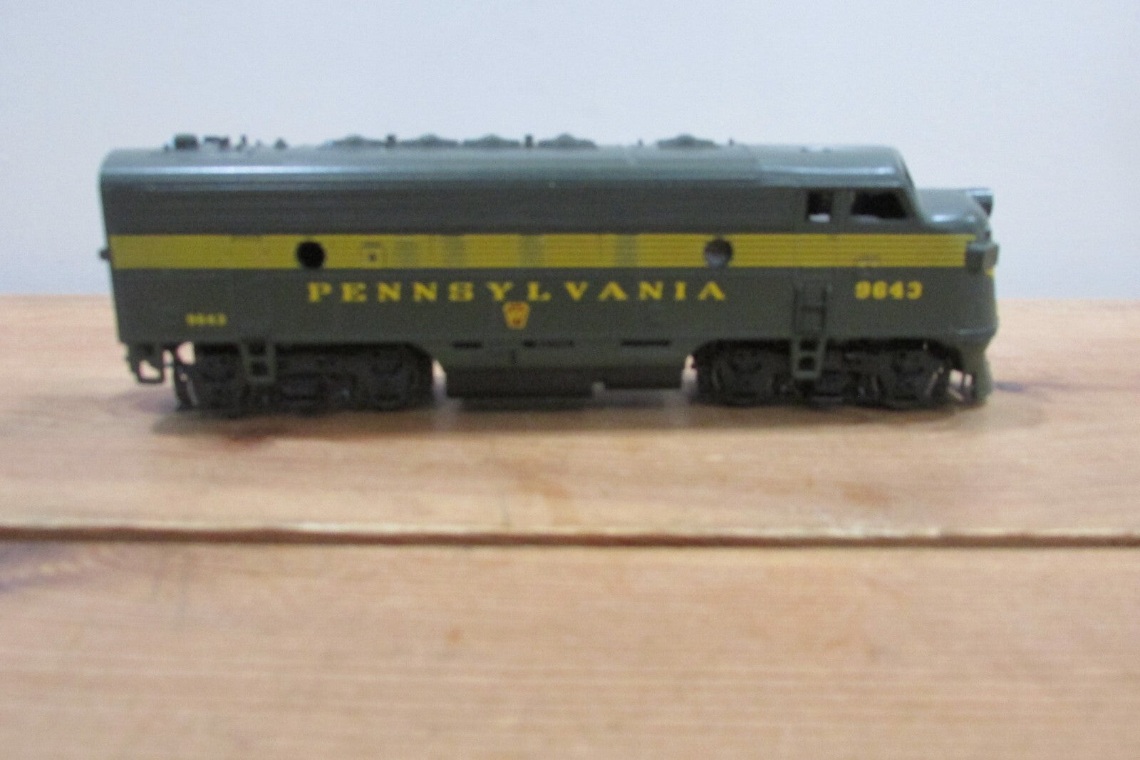 HO Scale Athearn F7 Diesel Locomotive Pennsylvania #9643 Lot#3890