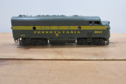 HO Scale Athearn F7 Diesel Locomotive Pennsylvania #9643 Lot#3890