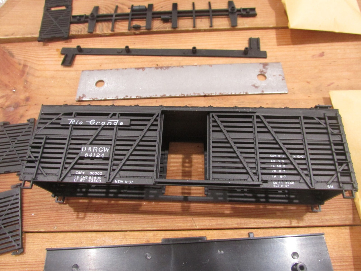 HO Scale Roundhouse & Athearn (4) Assorted Car Kits  Lot#1906