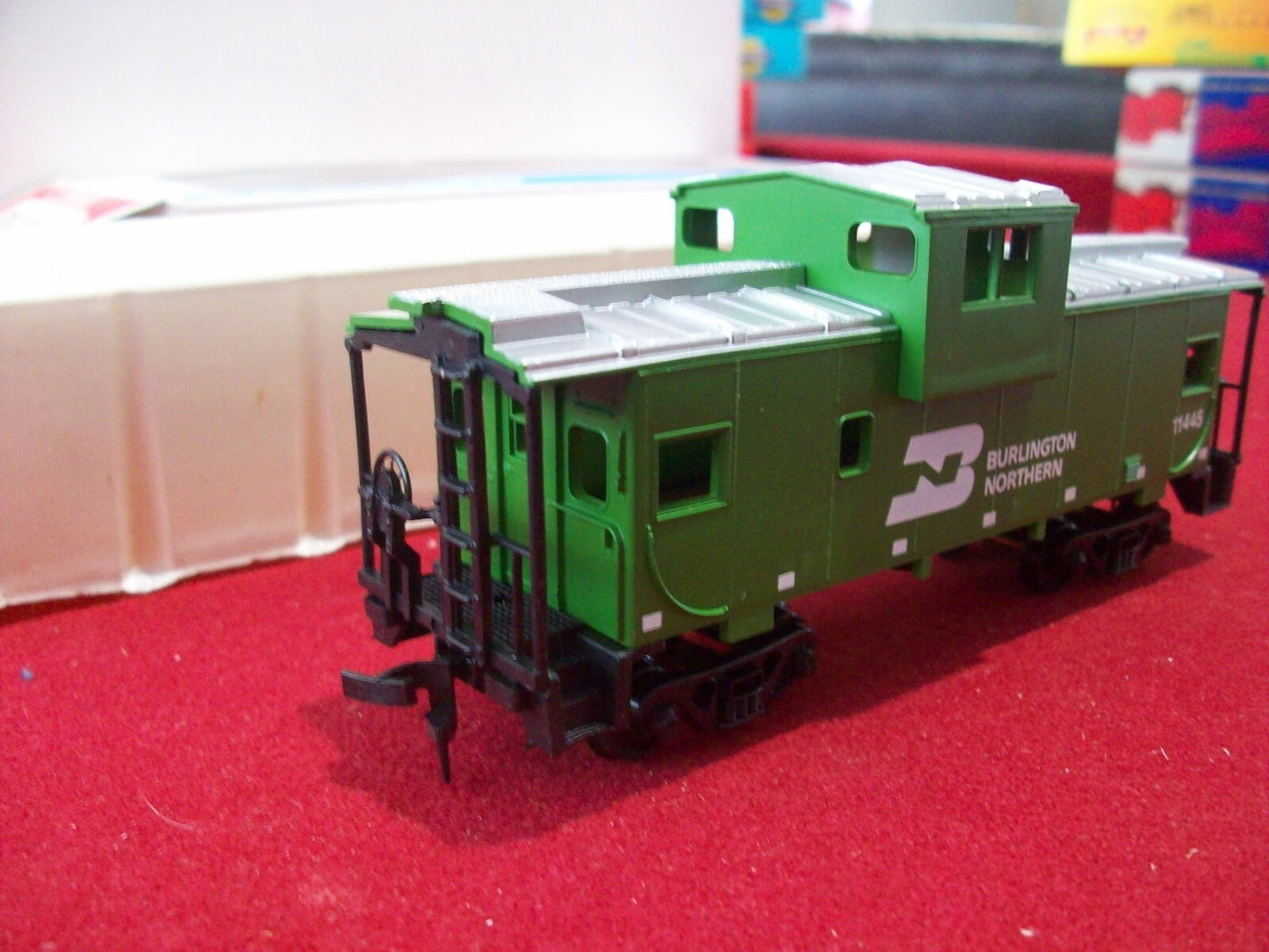 HO Scale Walthers 931-501 Extended Vision Caboose "Burlington Northern"