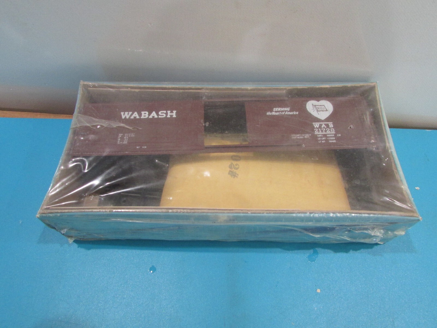 HO Scale Athearn/Rail Runner Custom 179 Wabash 50' Single Door BoxCar