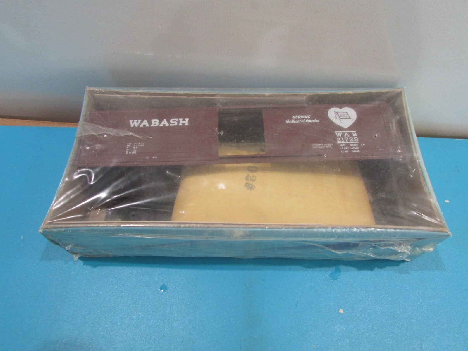HO Scale Athearn/Rail Runner Custom 179 Wabash 50' Single Door BoxCar