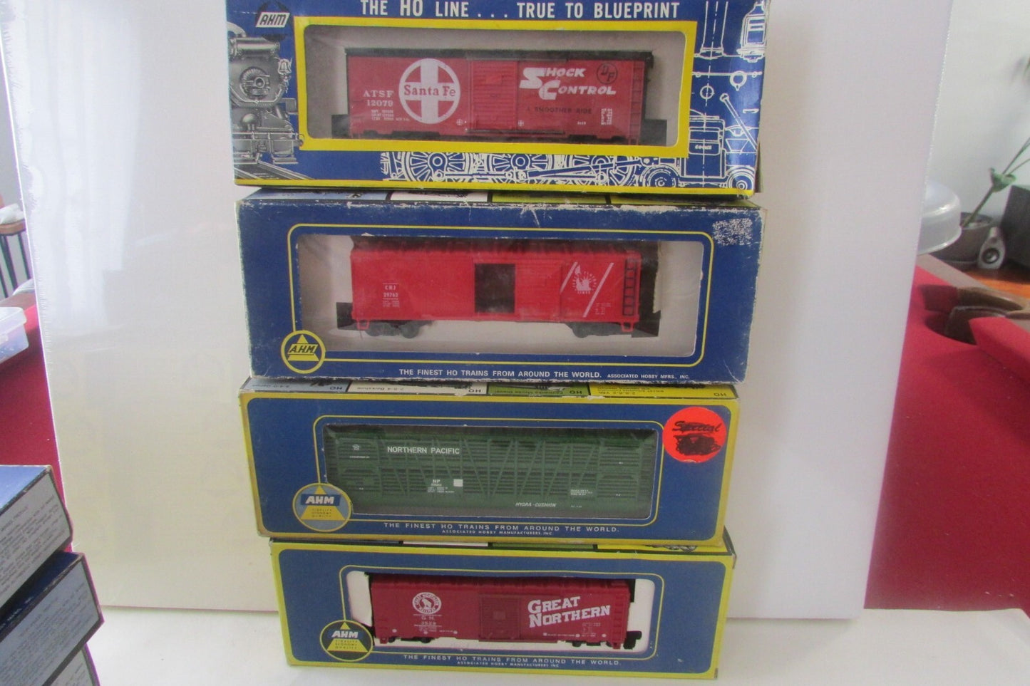 HO Scale AHM (12) Assorted Freight Cars Lot#0411
