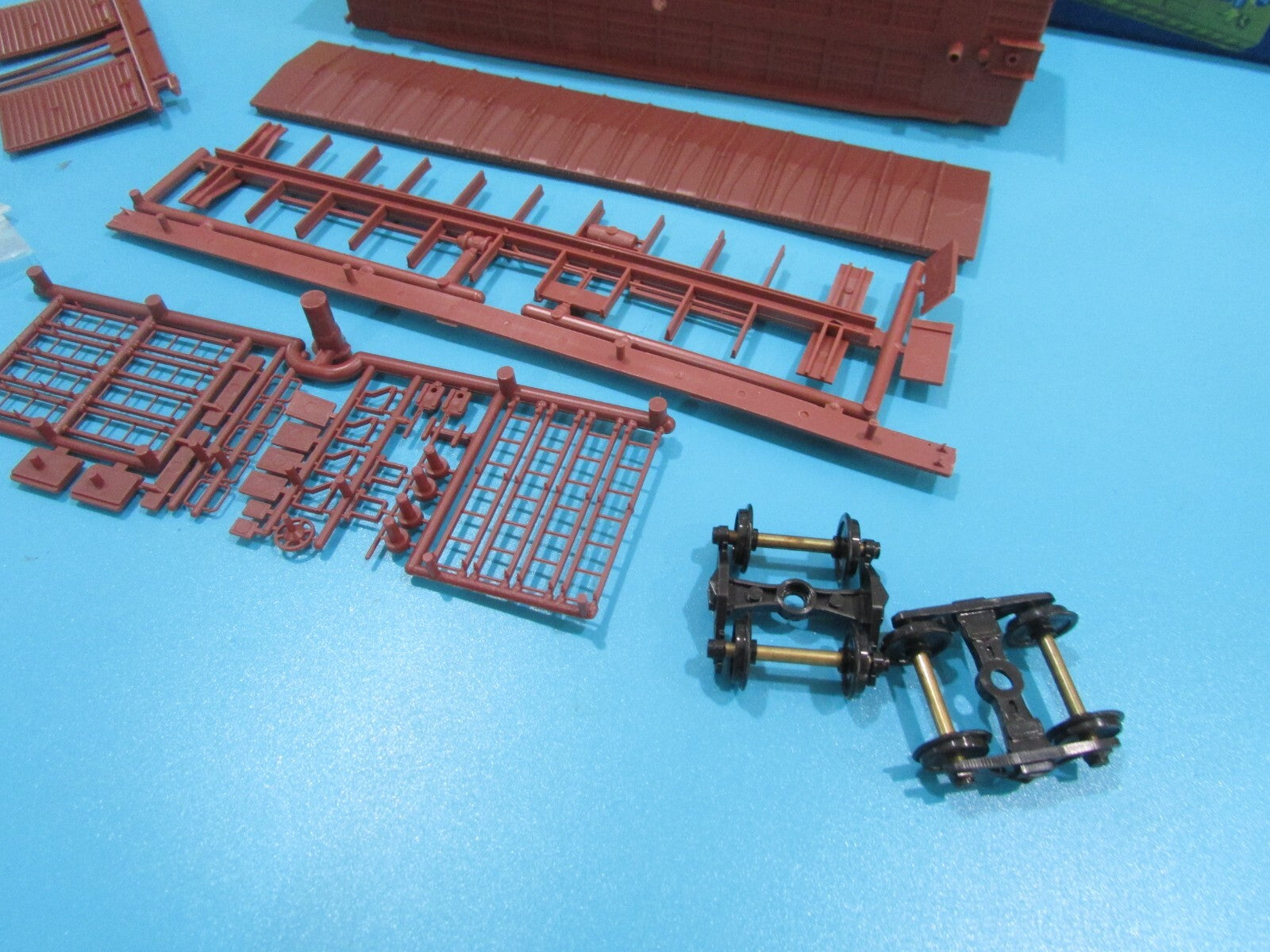 HO Scale (4) Assorted Freight Cars Kits Seaboard Lot#1017