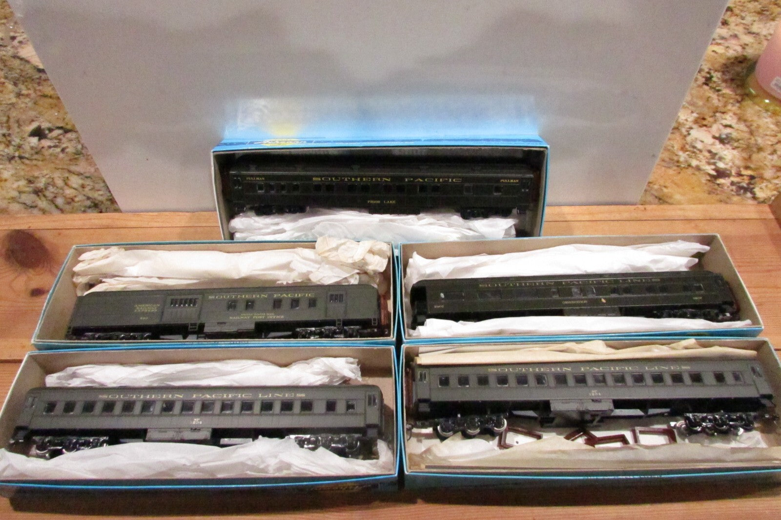 HO Scale Athearn (5)Southern Pacific Lines Passenger Cars Lot#3345