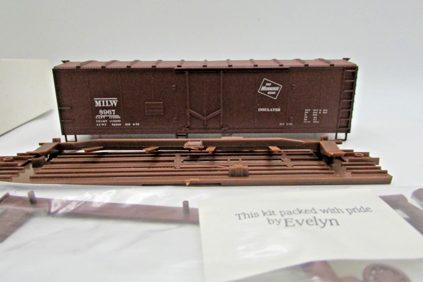HO Scale Walthers 932-3211 40' Plug Door Box Car Milwaukee  WAL4873
