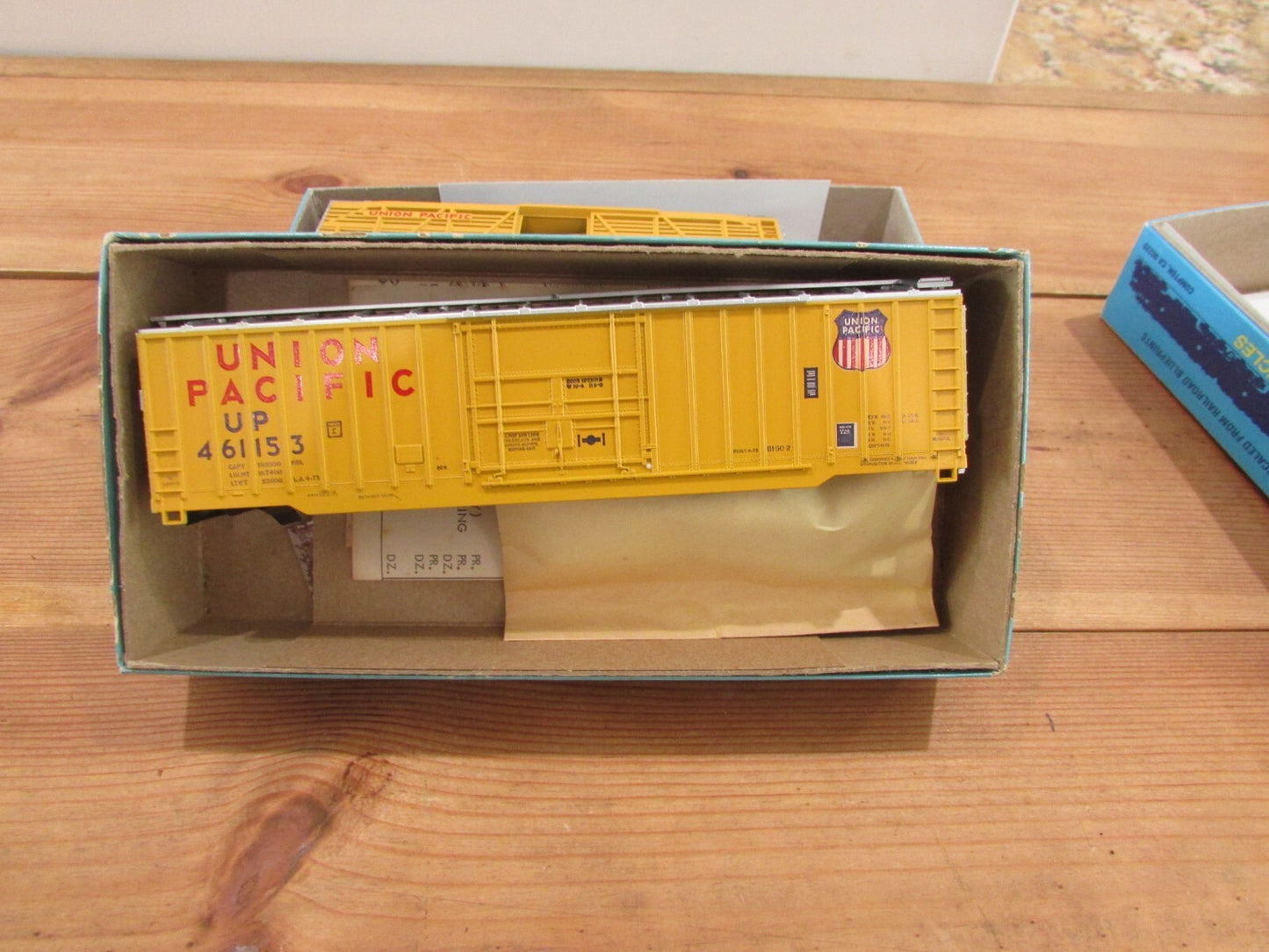 HO Scale Athearn (3) Assorted Freight Cars Union Pacific Kits  Lot#1654