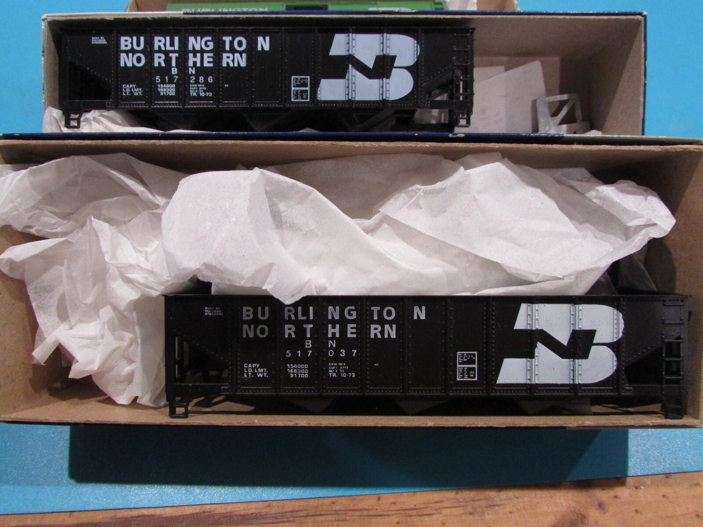 HO Scale RoundHouse (3Cars) Assorted Burlington Northern Cars Lot#1575