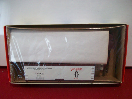 HO Scale Walthers  932-2480 40' DS Wood Reefer "Van Camp's"