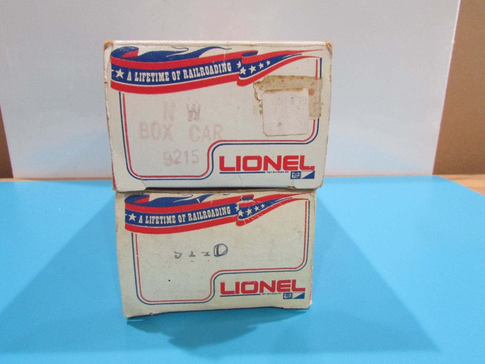 O SCALE (2)Lionel Assorted Freight BoxCar Lot#0803