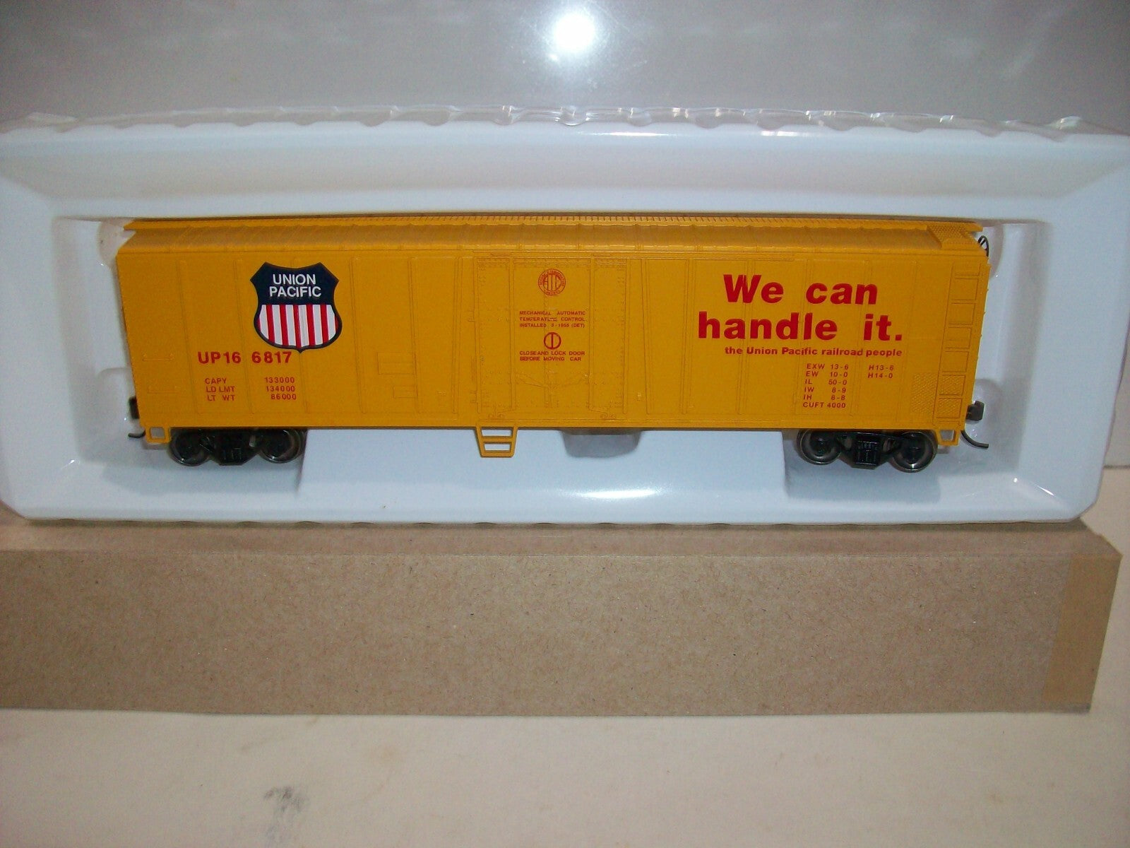 HO Scale Bachmann 17901 50' Steel Reefer Car "Union Pacific" Lot#0461
