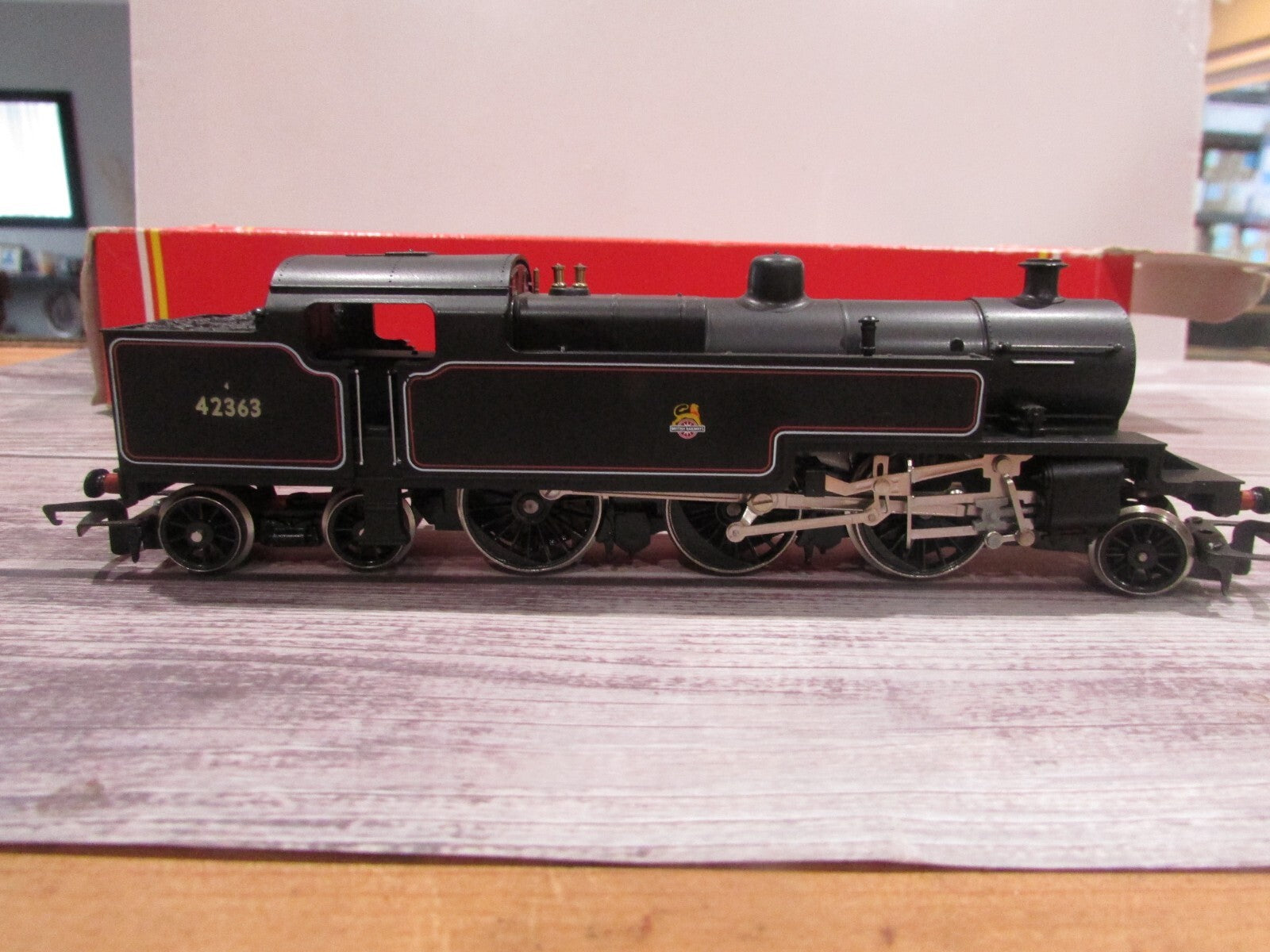 OO/HO Scale Hornby R239 BR2-6-4T Loco Class 4P #42363 Lot#3188