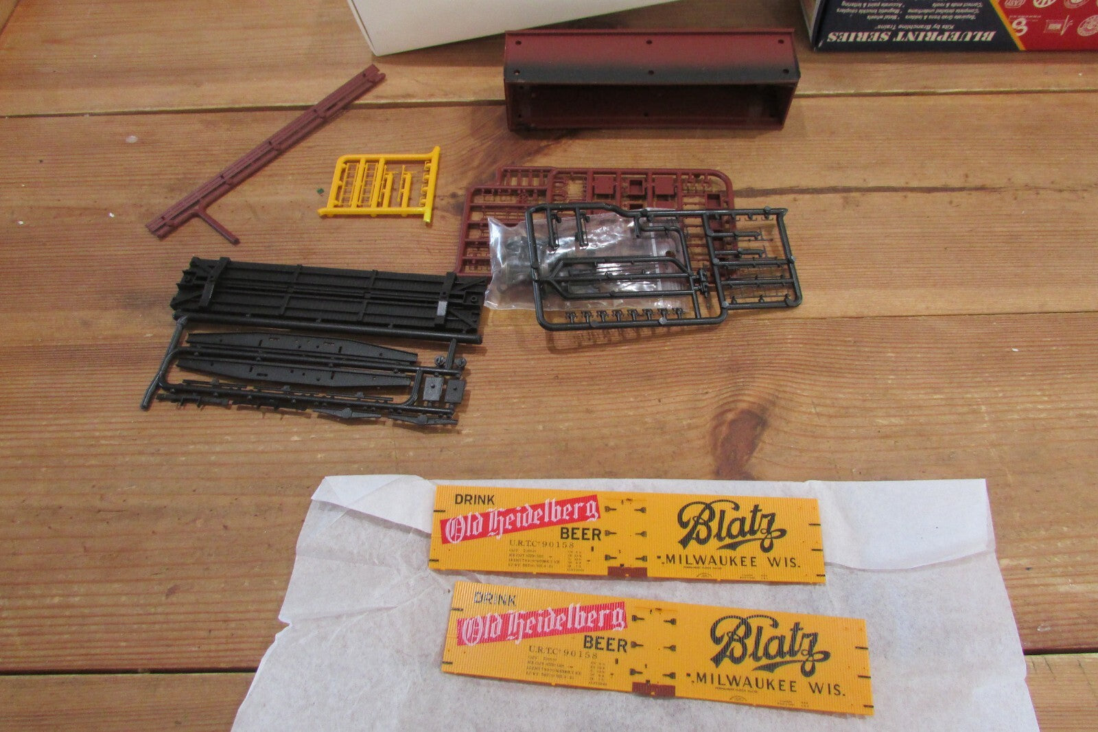 HO Scale BranchLine Trains Kit 40' ACF/URTX Reefer Old Heidelberg Lot#3820