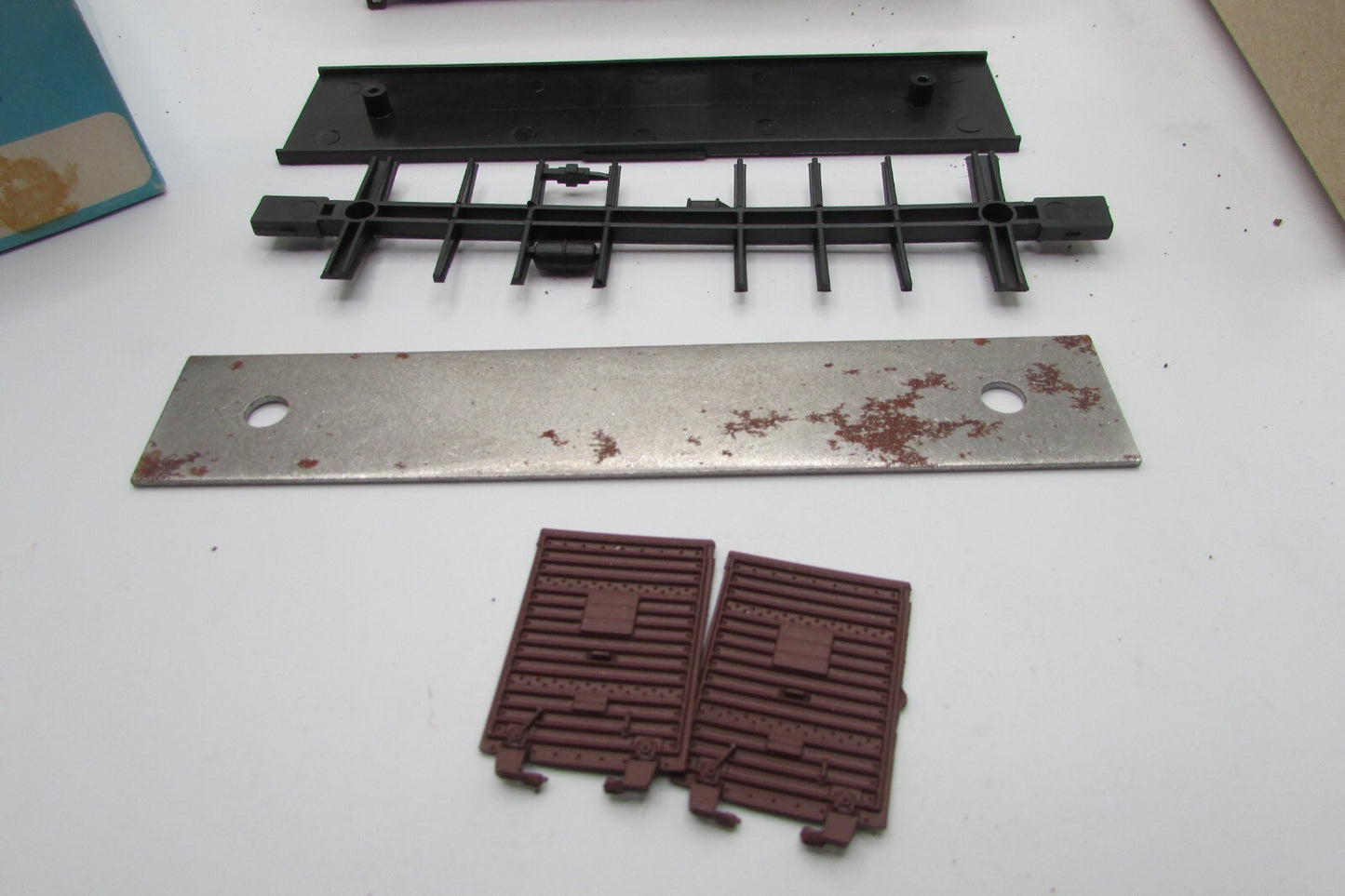 HO Scale Athearn 1230 40' Box Car Kit Undecorated ATH4801