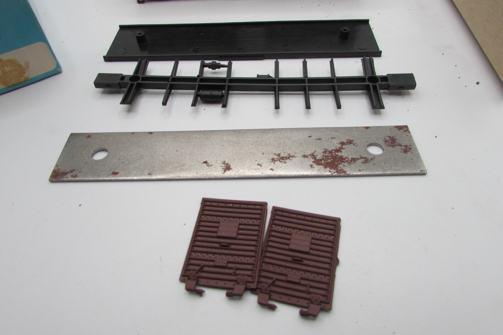 HO Scale Athearn 1230 40' Box Car Kit Undecorated ATH4801