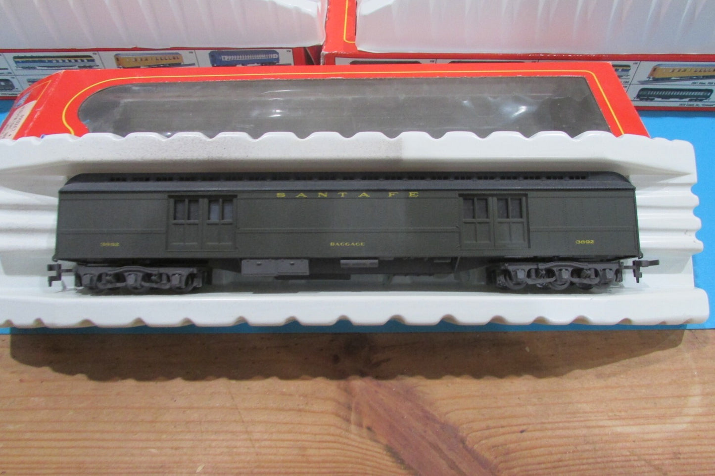 HO Scale IHC (5)Santa Fe Assorted Passenger Cars Lot#2728