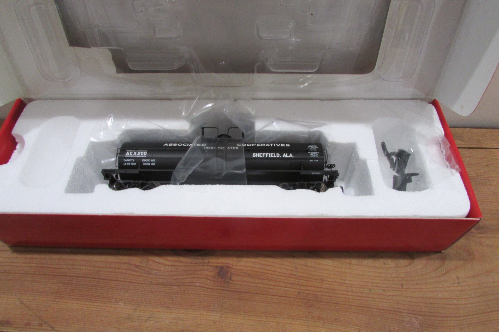 HO Scale Atlas 1062-2 11,000 Gallon Tank Car Associated Cooperatives #200 A4596