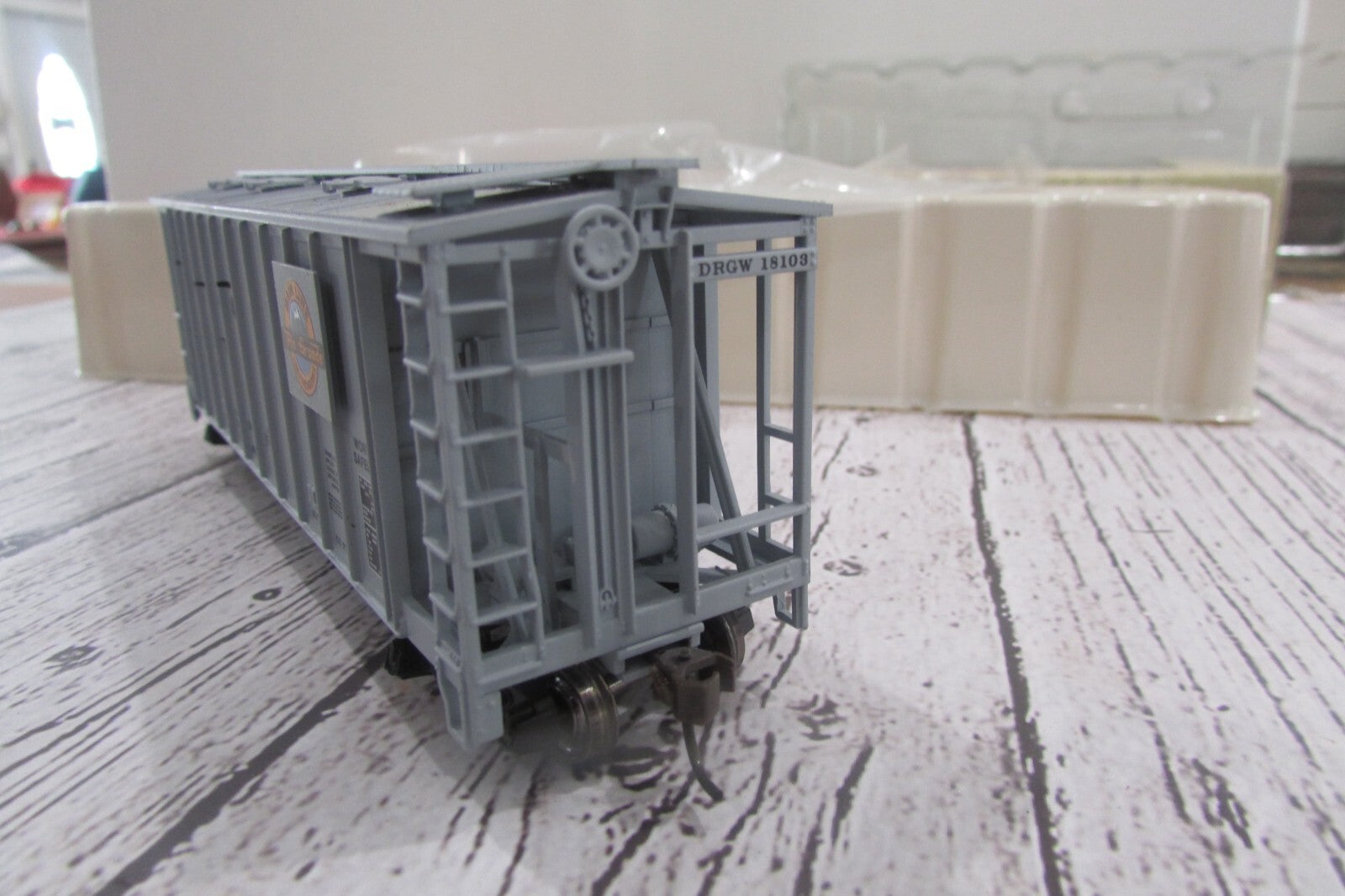 HO Scale Con-Cor 01-097005 Airslide Covered Hopper Rio Grande Car#18103 Lot#3290