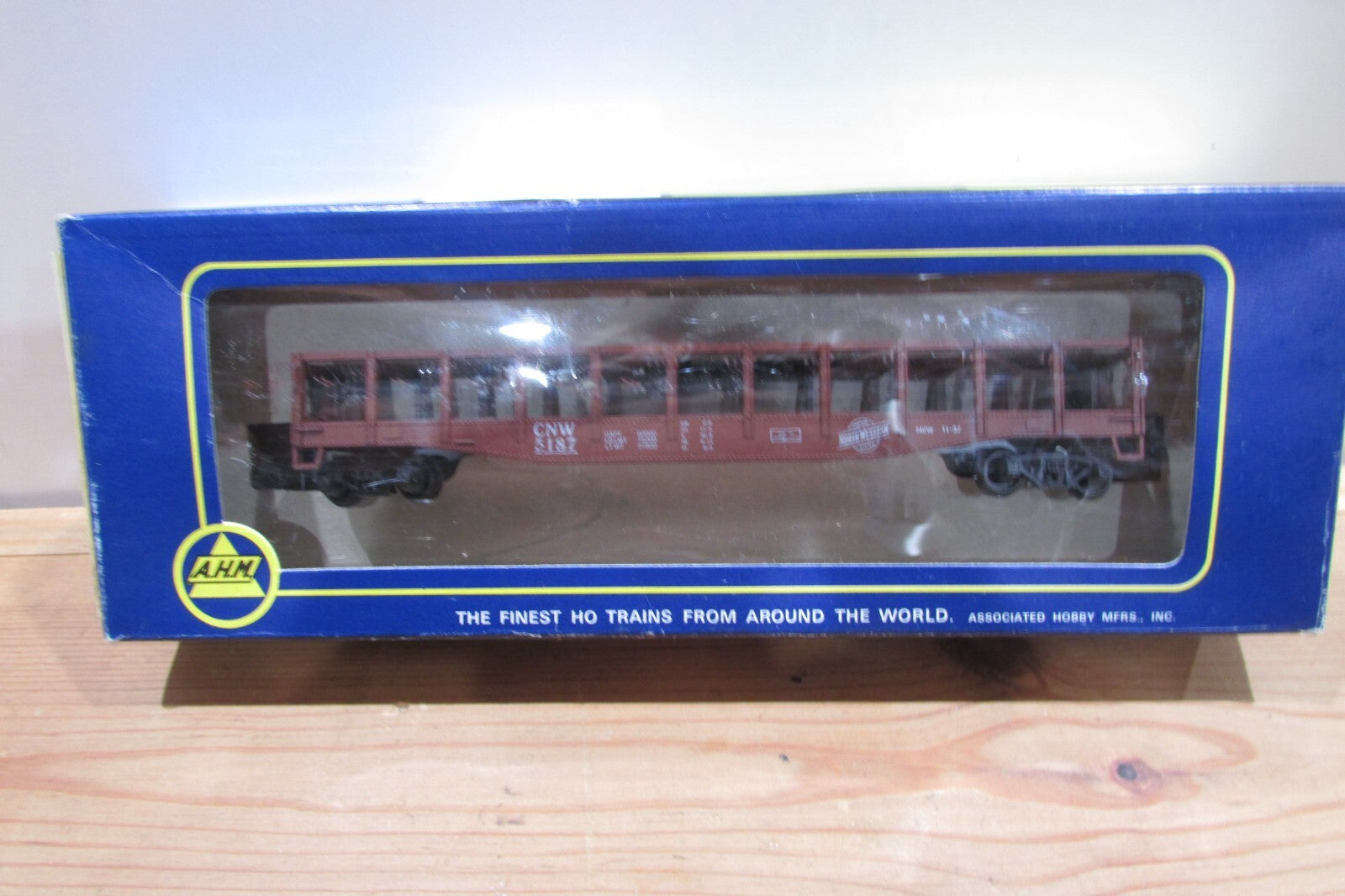 HO Scale AHM Calcium Carbide Container Chicago North Western CNW #5187