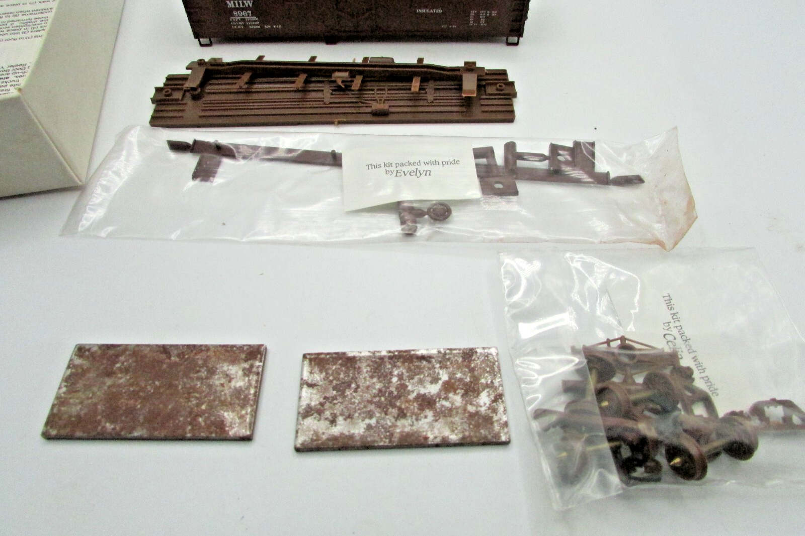 HO Scale Walthers 932-3211 40' Plug Door Box Car Milwaukee  WAL4873