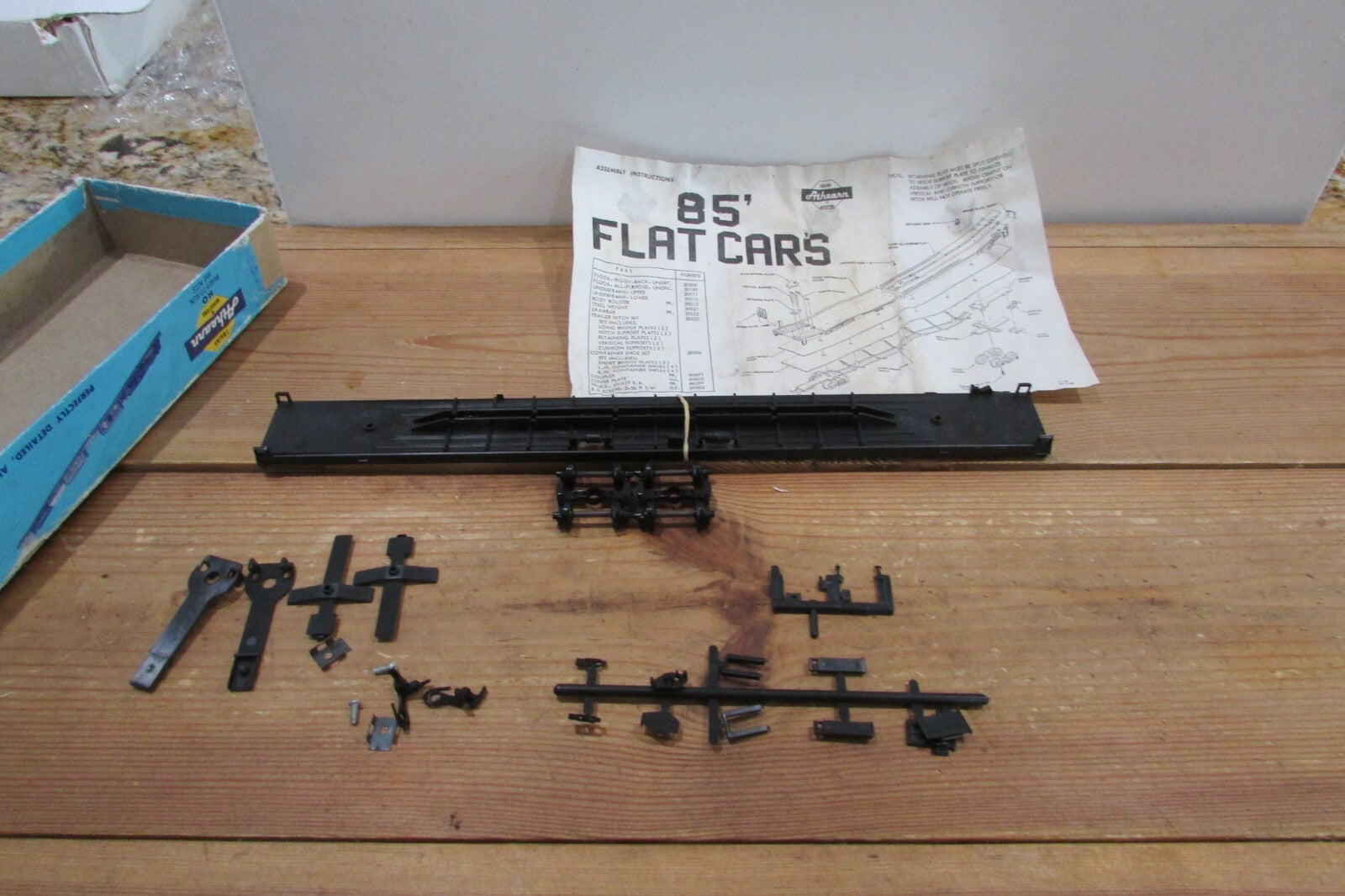 HO Scale Athearn 85ft AP Flat Car Undecorated   Lot#4729