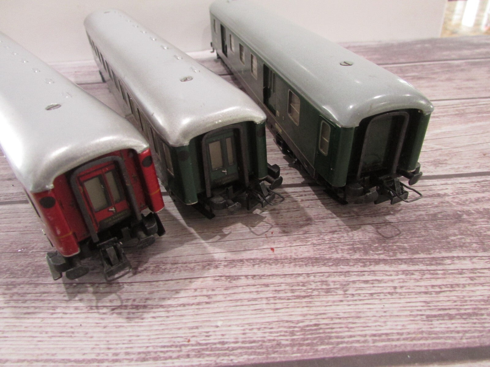 HO Scale (3)Trix Model Assorted Passenger Cars Lot#3113