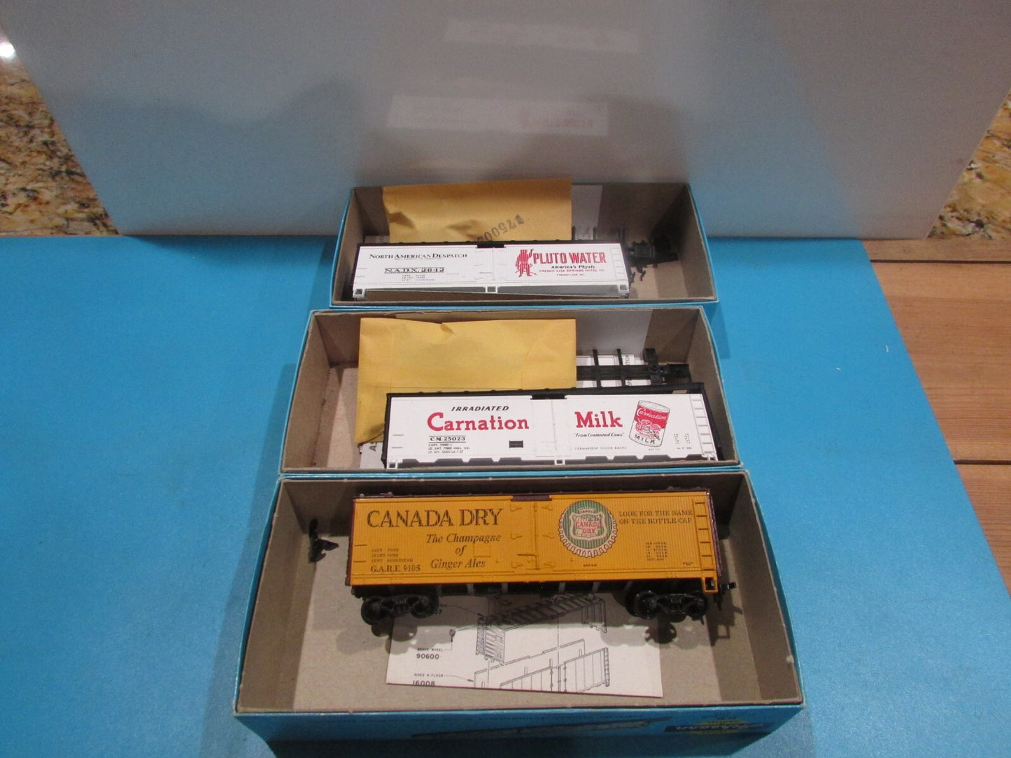 HO Scale Athearn (3) Assorted Freight Cars Kits Lot#2266