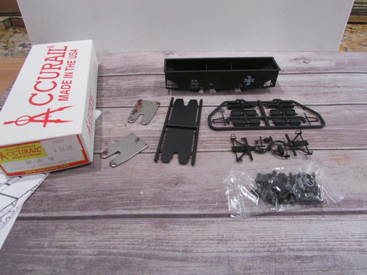 HO Scale  Accurail 7542 AAR Tipler Bay Hopper Kit B&M #7056