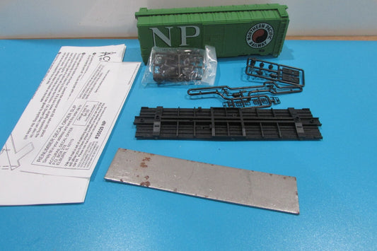 Ho Scale Accurail 3502940' Steel BoxCar Northern Pacific KIT Lot#0657
